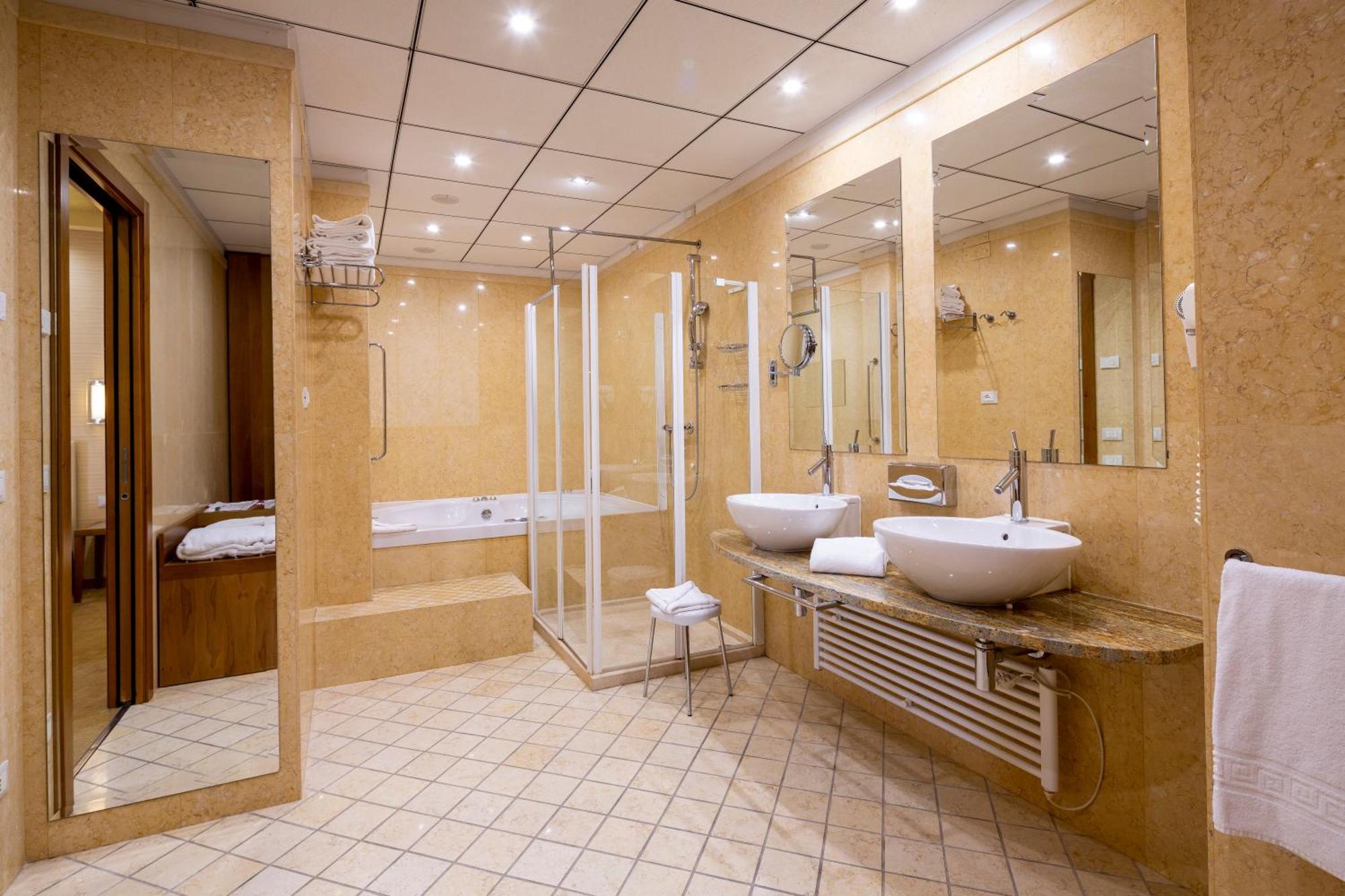 Crowne Plaza Padova By Ihg Ξενοδοχείο Εξωτερικό φωτογραφία